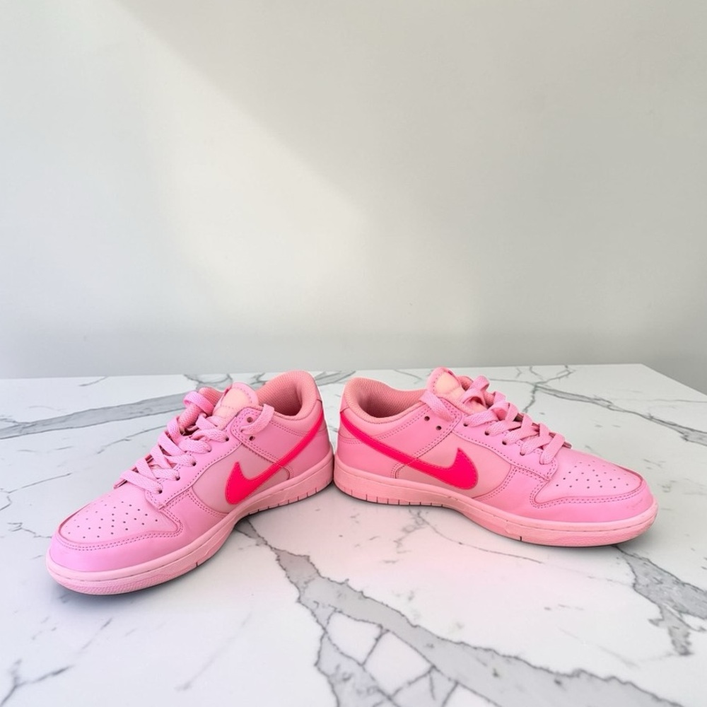 Women’s Nike Shoes - Picture 7 of 13